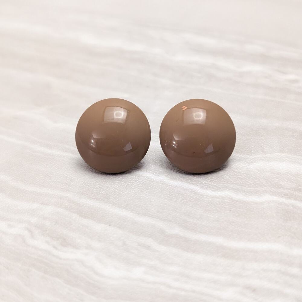 Vintage Stud Earrings Tan Retro Domed Circle Button Style 0.75" - Paint Chip